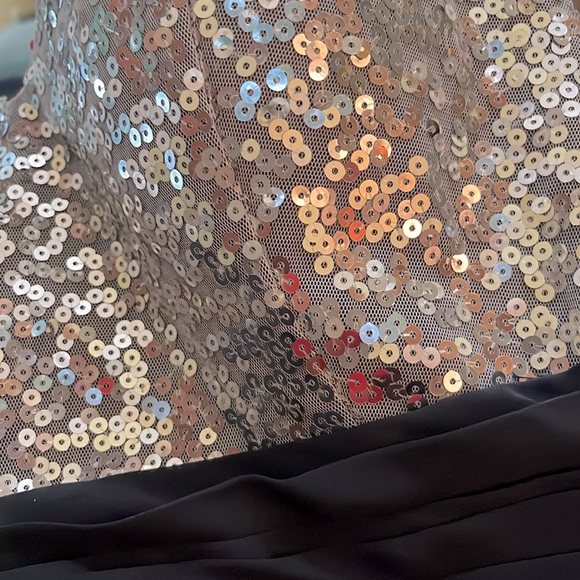 SOIEBLU Silver Sequin Navy Blue Chiffon Formal Metallic V-neckline Dress NWOT - Picture 9 of 9